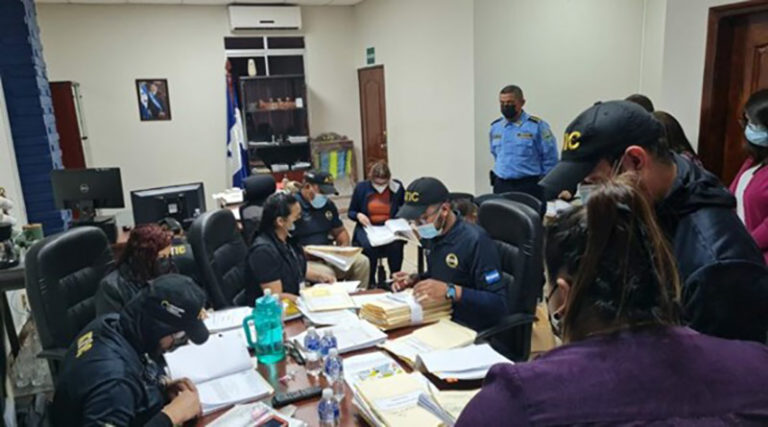 investigación fondos perdidos en el INP