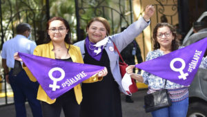 A favor o en contra de la PAE