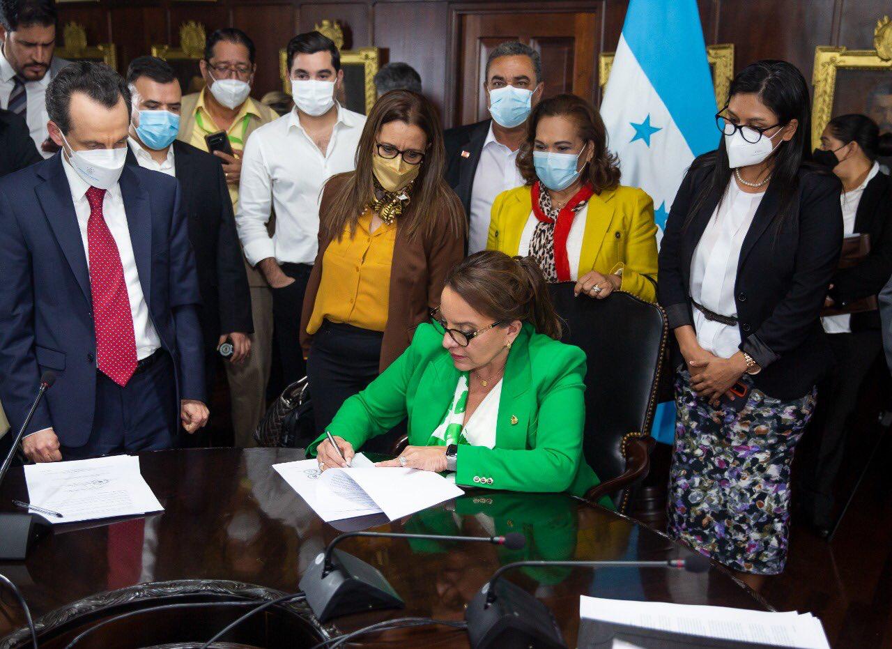 Presidenta de Honduras apuesta por reestructuración en gobierno