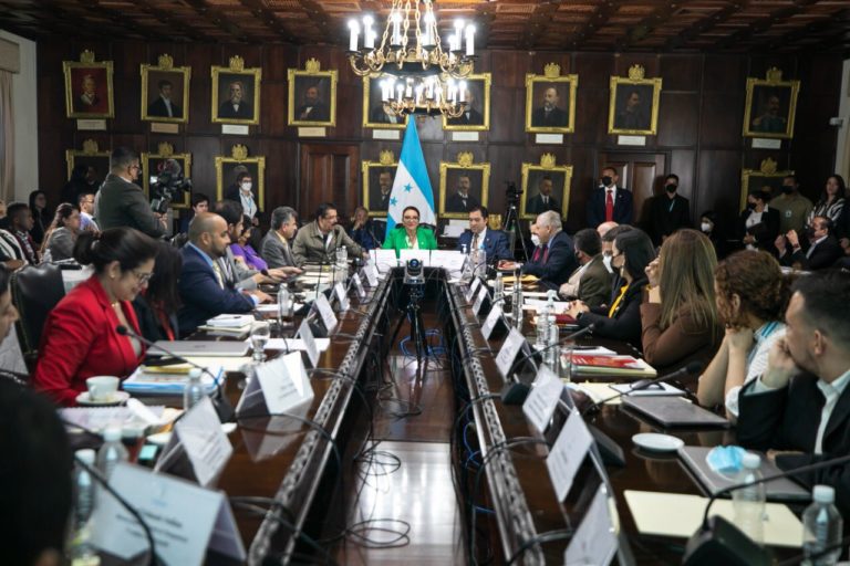 Gobierno crea Secretaría de Transparencia y Anticorrupción