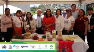 mujeres exigen igualdad en la distribución de tierra