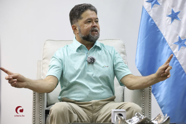 Ministro de seguridad descarta que familia de JOH “corre peligro”