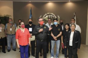 Colegio de Abogados elige a Mario Urquía y Reina Nájera