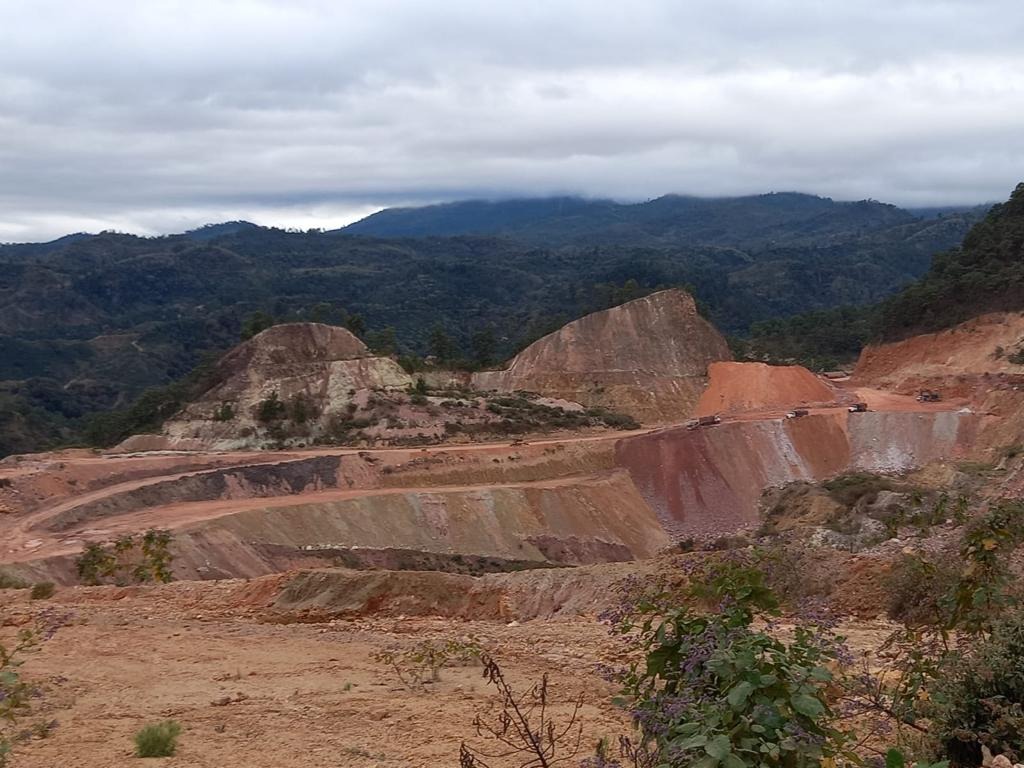 Mina en honduras siendo explotada